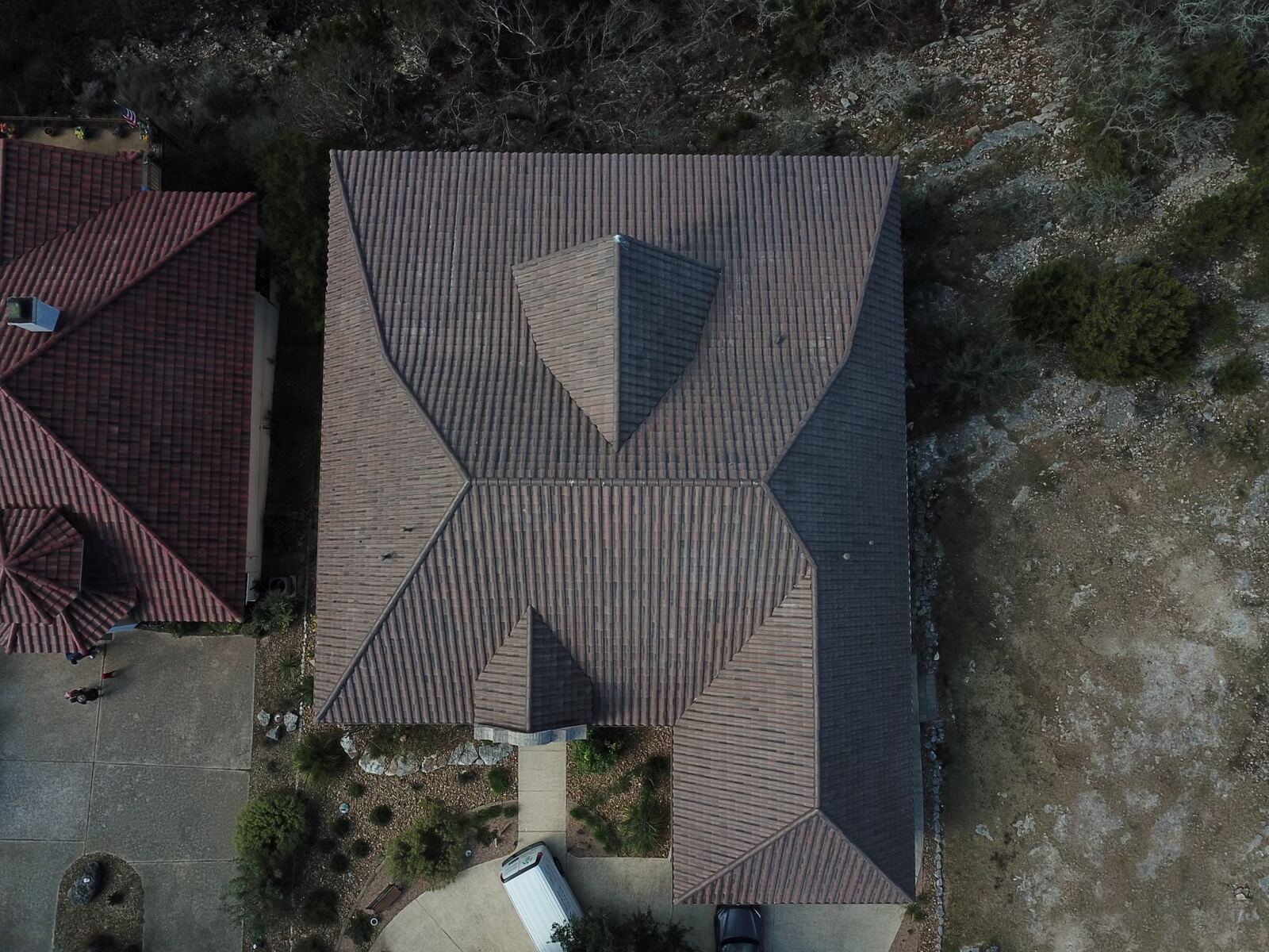 Tile roof ridge detail