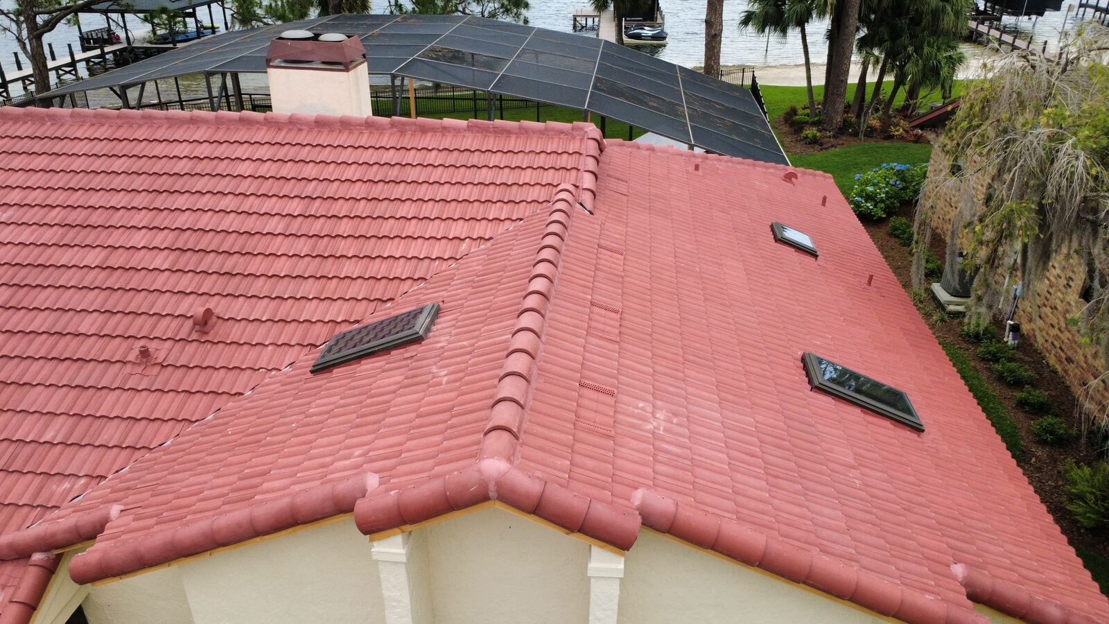 Finished tile roof, Orlando area